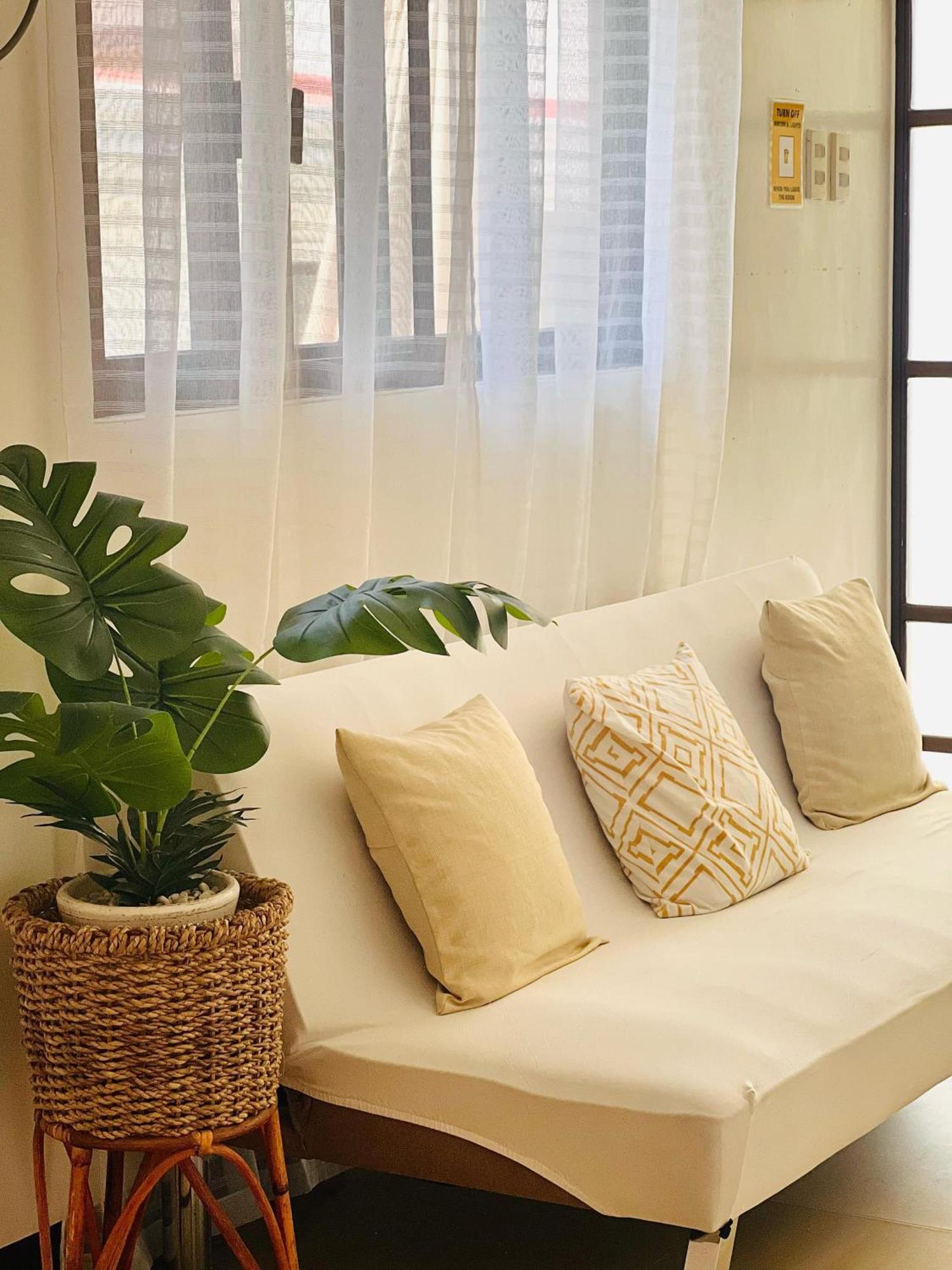 Modern Guesthouse Near Beach In Nasugbu, Batangas ภายนอก รูปภาพ